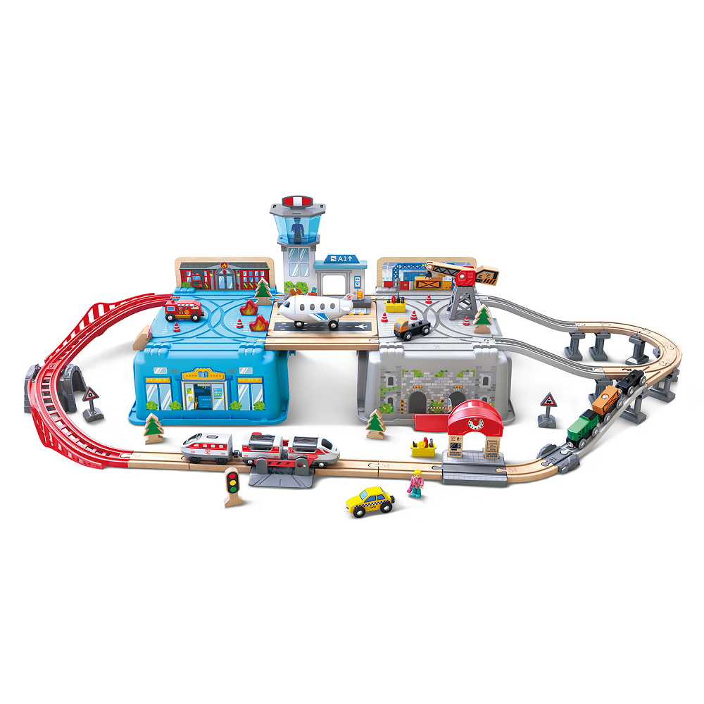 HAPE Железная дорога для детей "Мега Метрополис", 80 предметов в контейнере, поезд на батарейках E3773_HP
