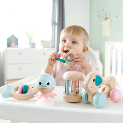 HAPE Подарочный набор игрушек погремушек для малышей E0108_HP